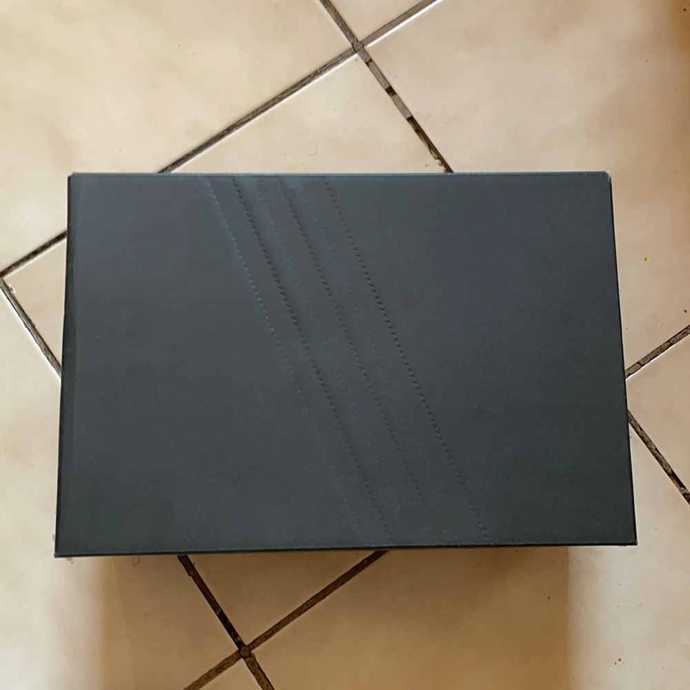 adidas box